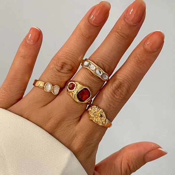 Ingemark 4Pcs Boho Rhinestone Gold Color Ring Set for Women Wed Bridal Geometric Metal Knuckle Ring Couple Jewelry Accessories