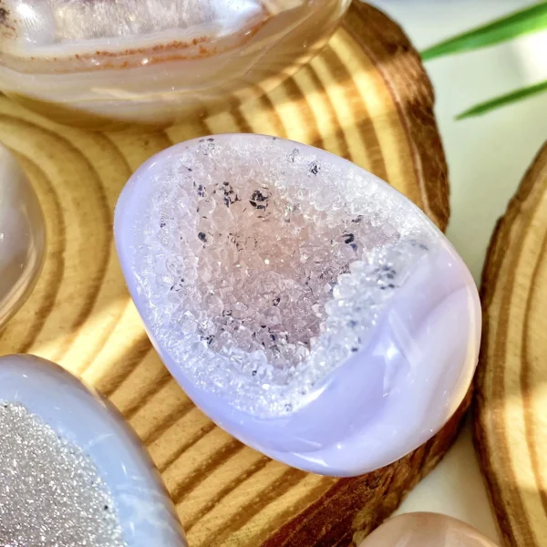1PC High Quality Random Geode Agate Egg Natural Crystal Carving,Gemstone Jewelry,Glitter, Healing Crystal, Birthday Gift